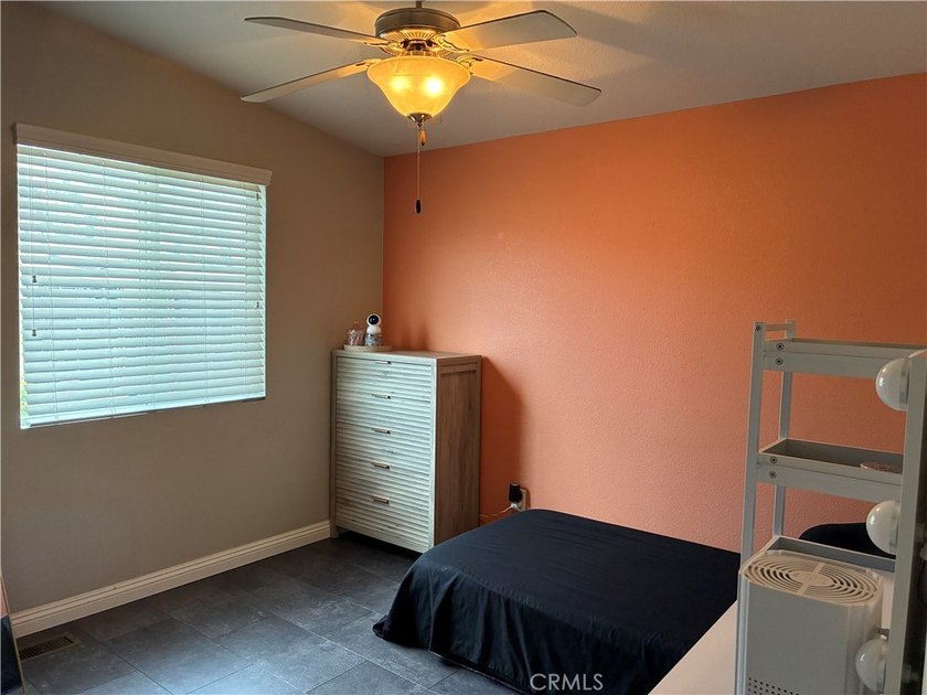 Gorgeous 4 Bedrooms, 2 Baths built in 2018, great open floor - photo 24