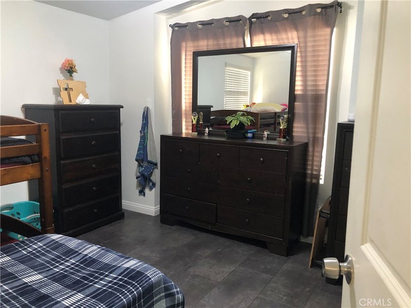 Gorgeous 4 Bedrooms, 2 Baths built in 2018, great open floor - photo 25