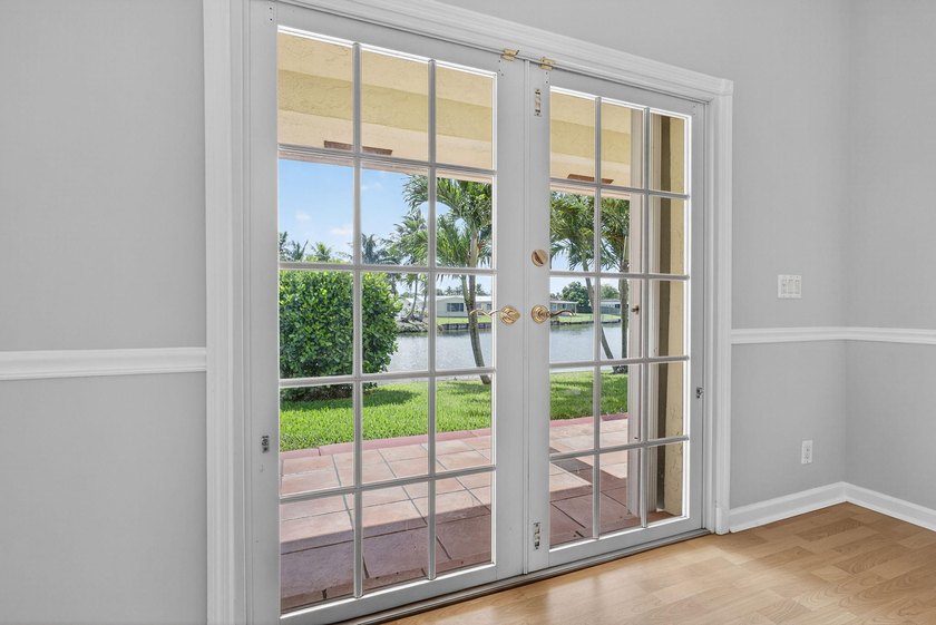 Welcome to this beautifully maintained three-bedroom, two-bath - photo 26