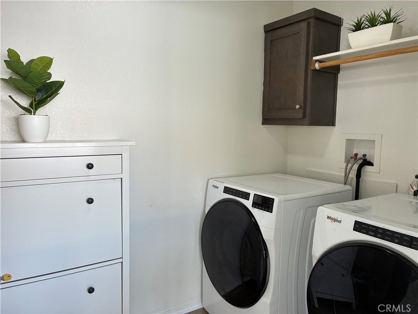 Gorgeous 4 Bedrooms, 2 Baths built in 2018, great open floor - photo 28