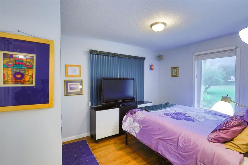 Prime Boyne city location, just blocks from town. This three - photo 8