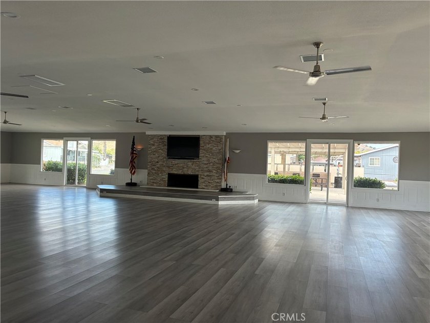 Gorgeous 4 Bedrooms, 2 Baths built in 2018, great open floor - photo 36