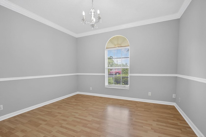 Welcome to this beautifully maintained three-bedroom, two-bath - photo 44