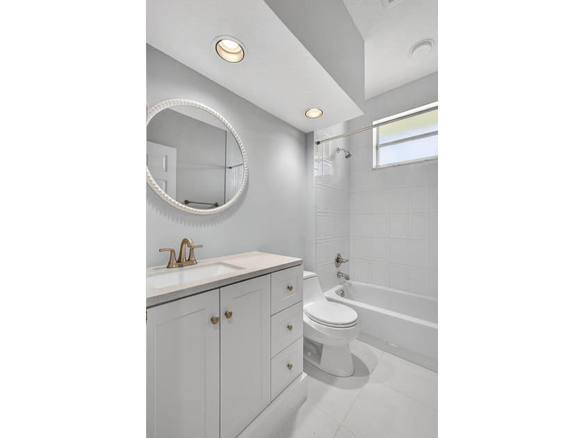 Welcome to this beautifully maintained three-bedroom, two-bath - photo 48
