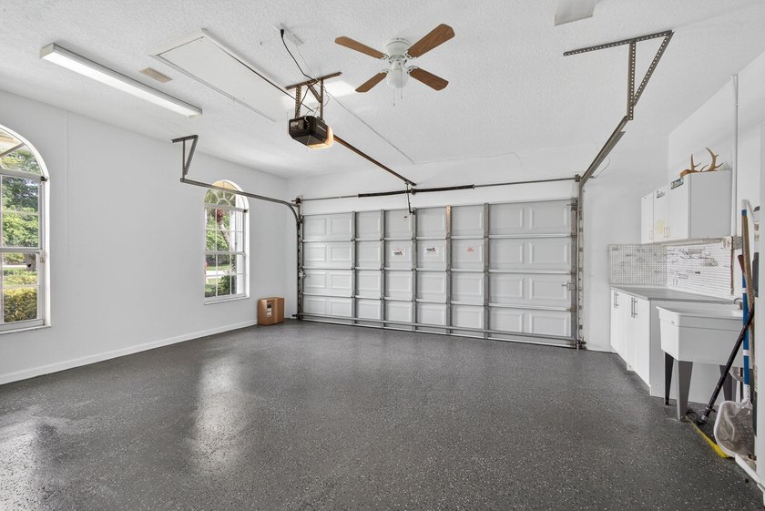 Welcome to this beautifully maintained three-bedroom, two-bath - photo 49