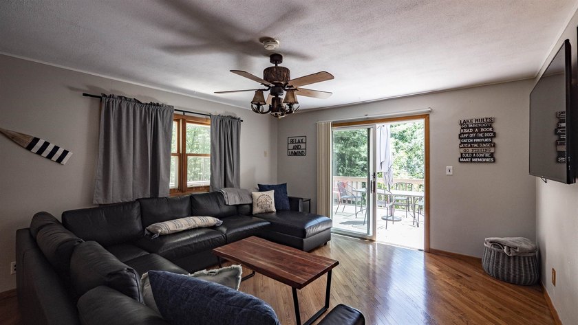 Welcome to this spacious 5-bedroom lakefront home on Marl Lake! - photo 19