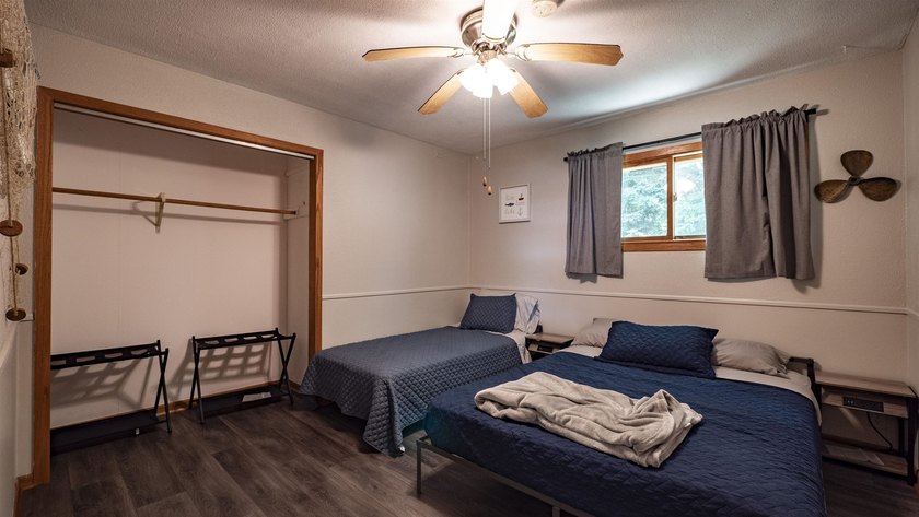 Welcome to this spacious 5-bedroom lakefront home on Marl Lake! - photo 23