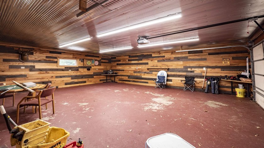 Welcome to this spacious 5-bedroom lakefront home on Marl Lake! - photo 32