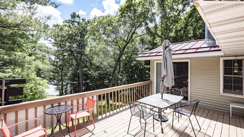 Welcome to this spacious 5-bedroom lakefront home on Marl Lake! - photo 35