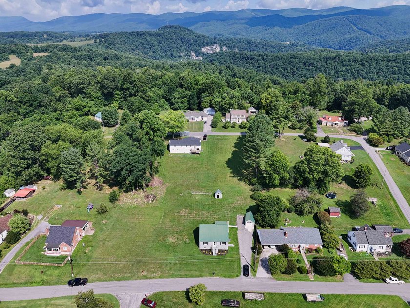 Filled w/ character &amp; charm, this beautifully updated - photo 43