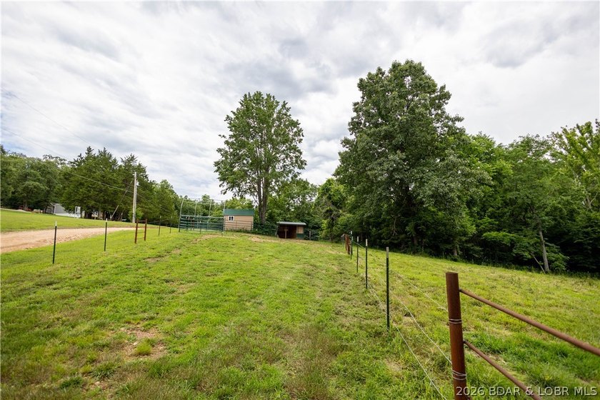 Beautiful 30 +/- acre property just minutes from Lake Ozark! The - photo 16
