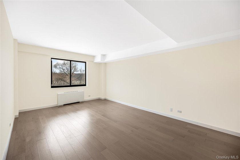 Come see this tastefully renovated one-bedroom with river views - photo 3