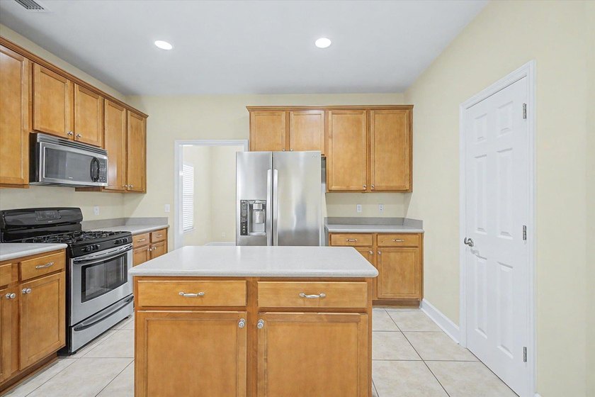 CHARMING GOOSE CREEK HOME IN DESIRABLE BUCKLAKE AREA! Spacious 3 - photo 15