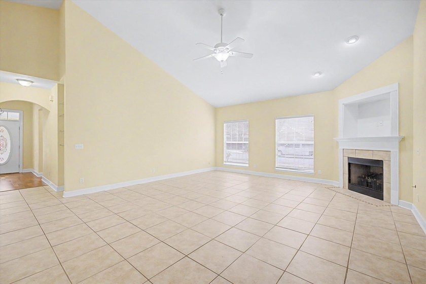 CHARMING GOOSE CREEK HOME IN DESIRABLE BUCKLAKE AREA! Spacious 3 - photo 18