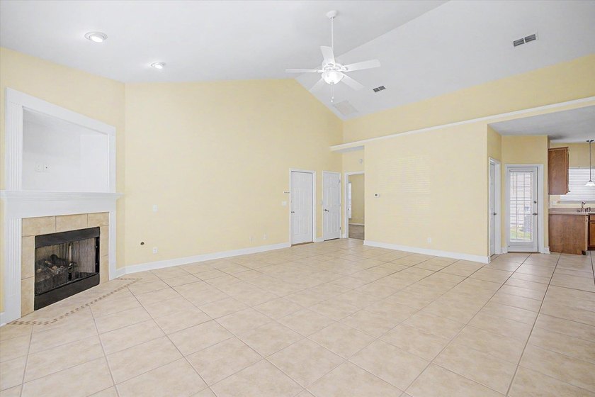 CHARMING GOOSE CREEK HOME IN DESIRABLE BUCKLAKE AREA! Spacious 3 - photo 20