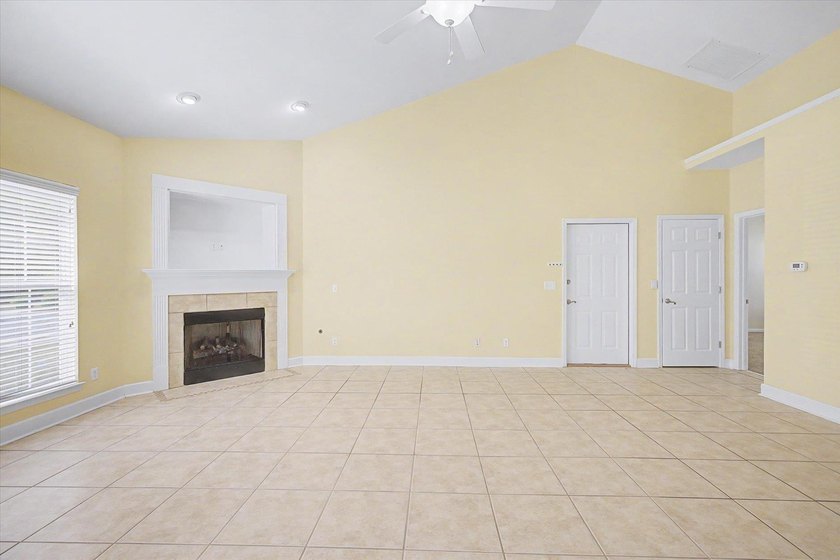 CHARMING GOOSE CREEK HOME IN DESIRABLE BUCKLAKE AREA! Spacious 3 - photo 21