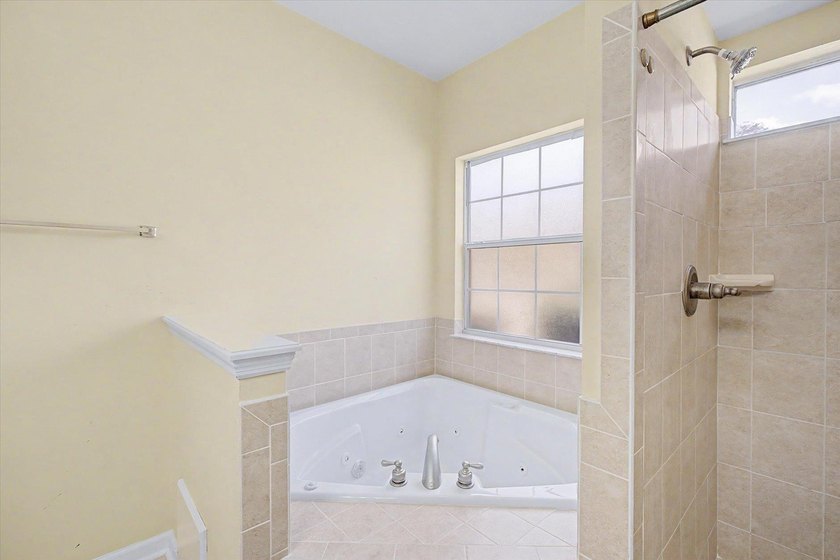 CHARMING GOOSE CREEK HOME IN DESIRABLE BUCKLAKE AREA! Spacious 3 - photo 27
