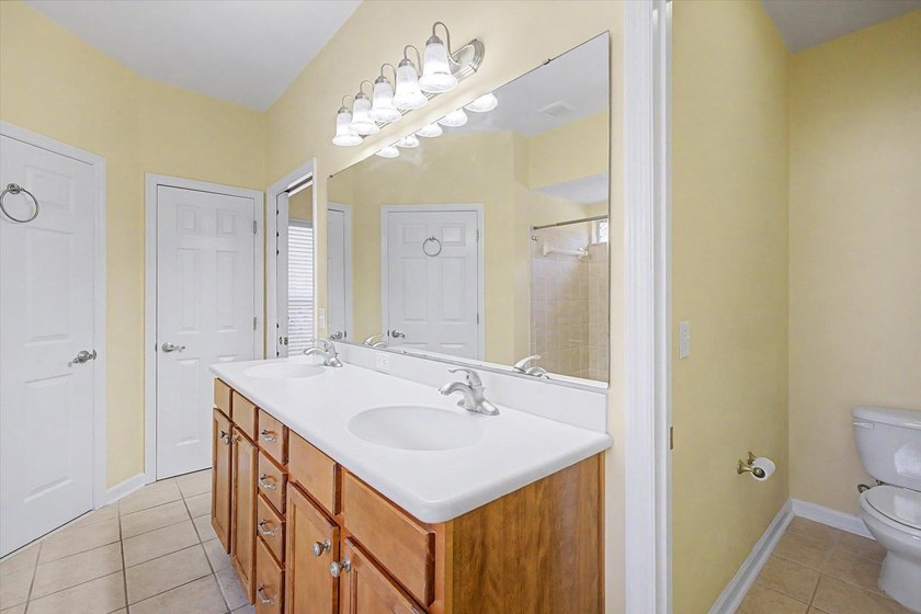 CHARMING GOOSE CREEK HOME IN DESIRABLE BUCKLAKE AREA! Spacious 3 - photo 28