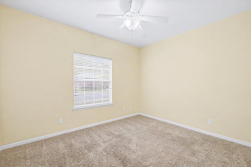 CHARMING GOOSE CREEK HOME IN DESIRABLE BUCKLAKE AREA! Spacious 3 - photo 31
