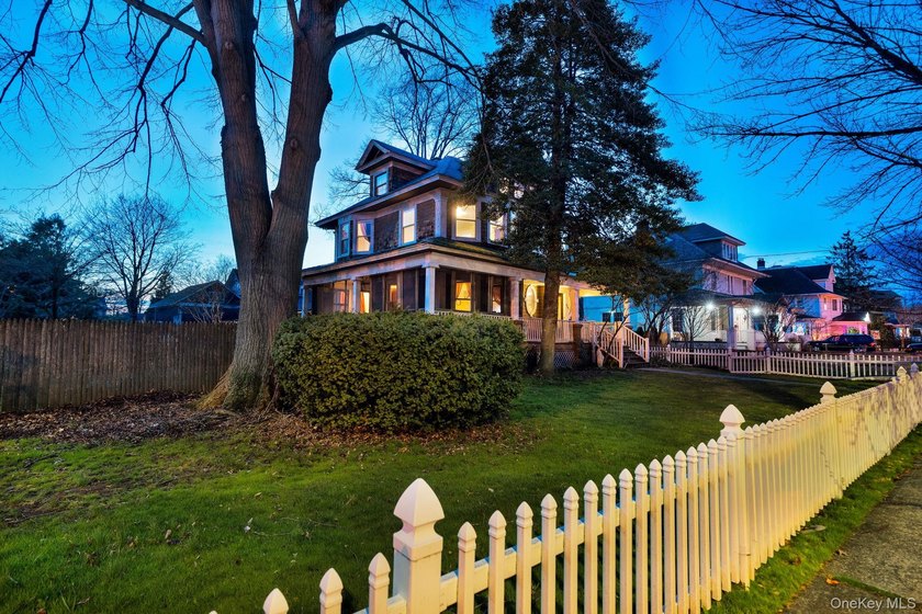 Enter into timeless charm with this beautiful 2,800 sq ft - photo 2