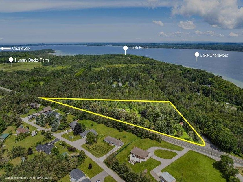 Welcome to this spacious 3 bedroom home in Charlevoix set on 4.2 - photo 5