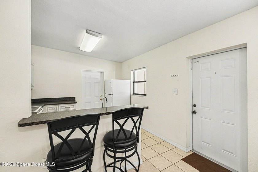 Charming 3-bedroom concrete block home on city water and city - photo 6