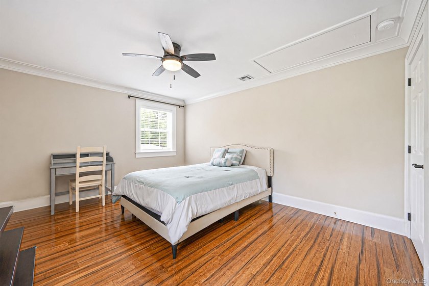 Welcome to this beautifully renovated colonial 4 Bedrooms, 4 - photo 14