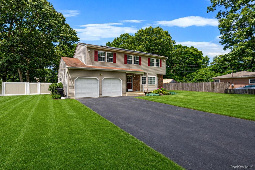 Welcome to this beautifully renovated colonial 4 Bedrooms, 4 - photo 30