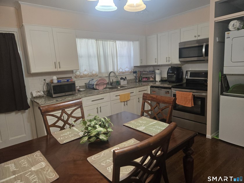 Wonderful opportunity to own in Springdale !!! This updated 2 - photo 5