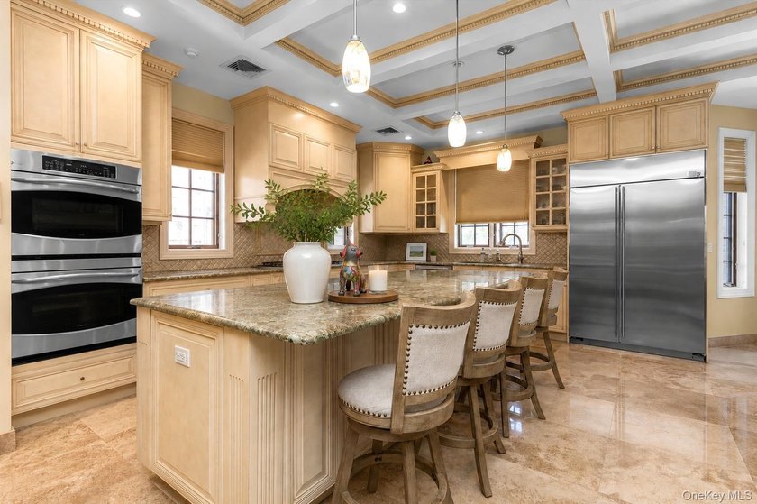 Located in the prestigious enclave of Malba, this extraordinary - photo 13