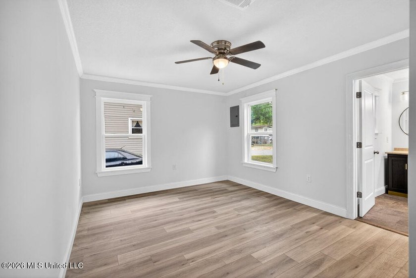 Completely remodeled and move-in ready! This home has been - photo 17