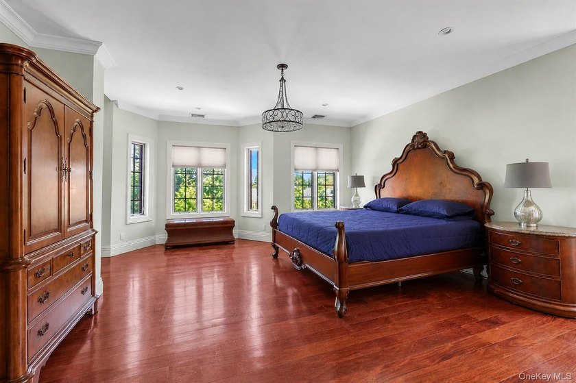 Located in the prestigious enclave of Malba, this extraordinary - photo 17