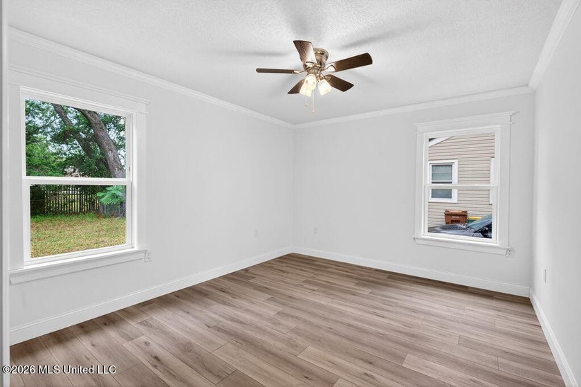 Completely remodeled and move-in ready! This home has been - photo 22