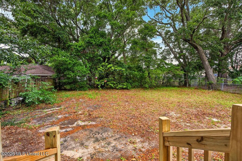 Completely remodeled and move-in ready! This home has been - photo 27