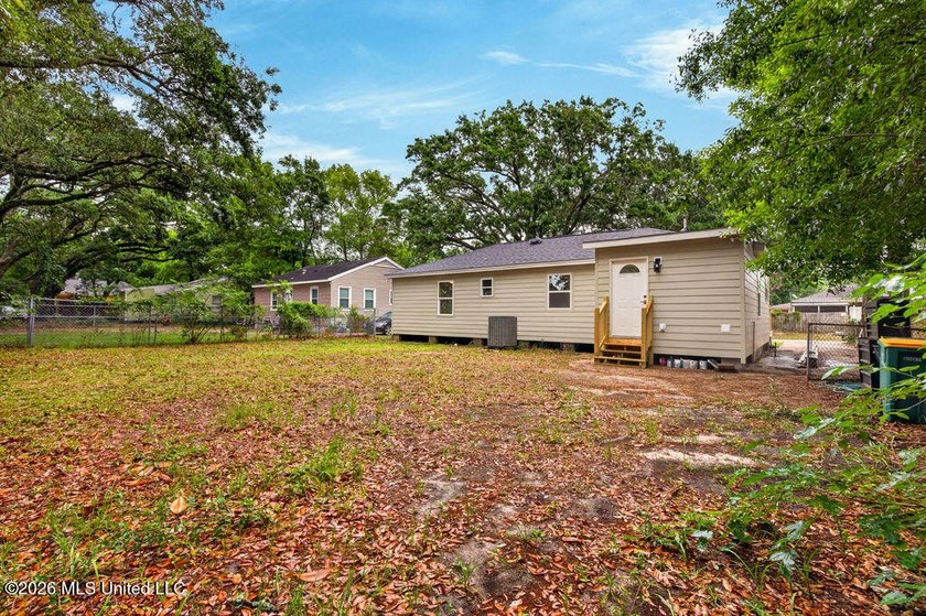 Completely remodeled and move-in ready! This home has been - photo 28