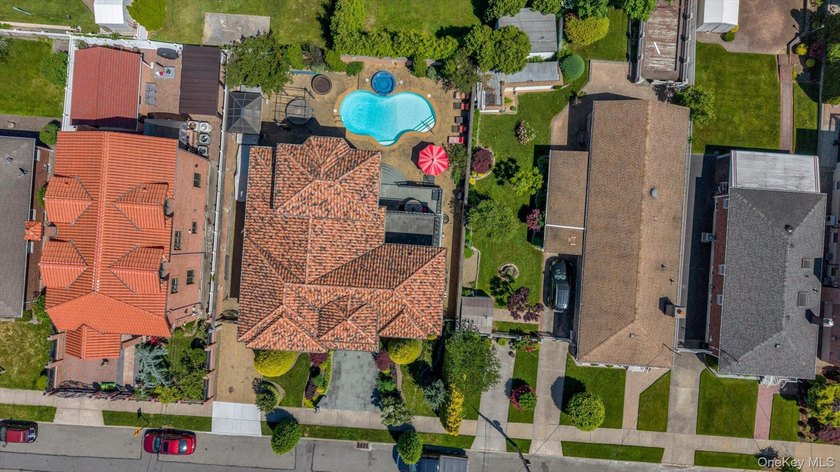 Located in the prestigious enclave of Malba, this extraordinary - photo 41