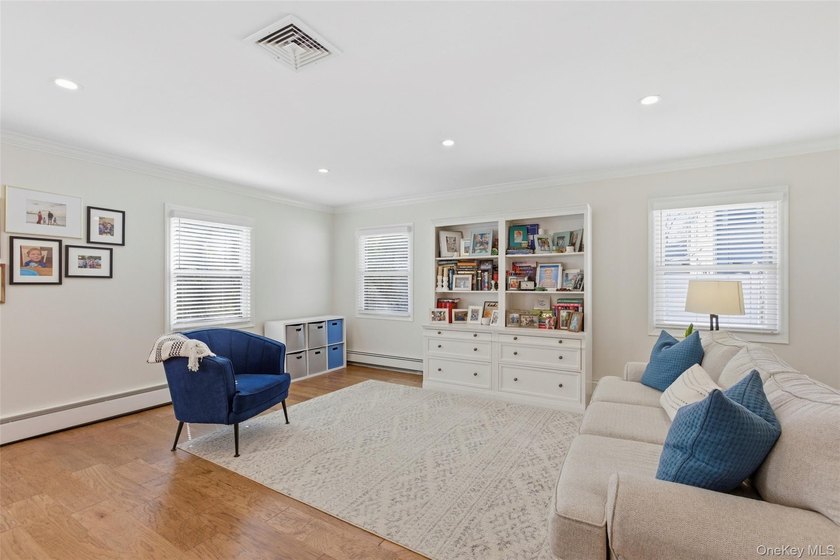 Welcome to this beautifully updated Devon Ranch in the *S - photo 4