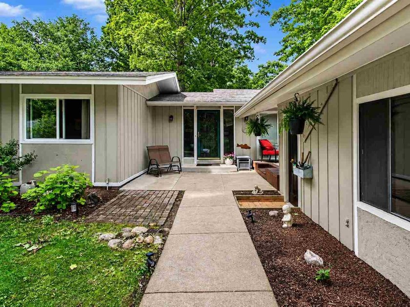 Open House Sunday July 5th from 2pm to 4pm. Welcome to Fern - photo 4