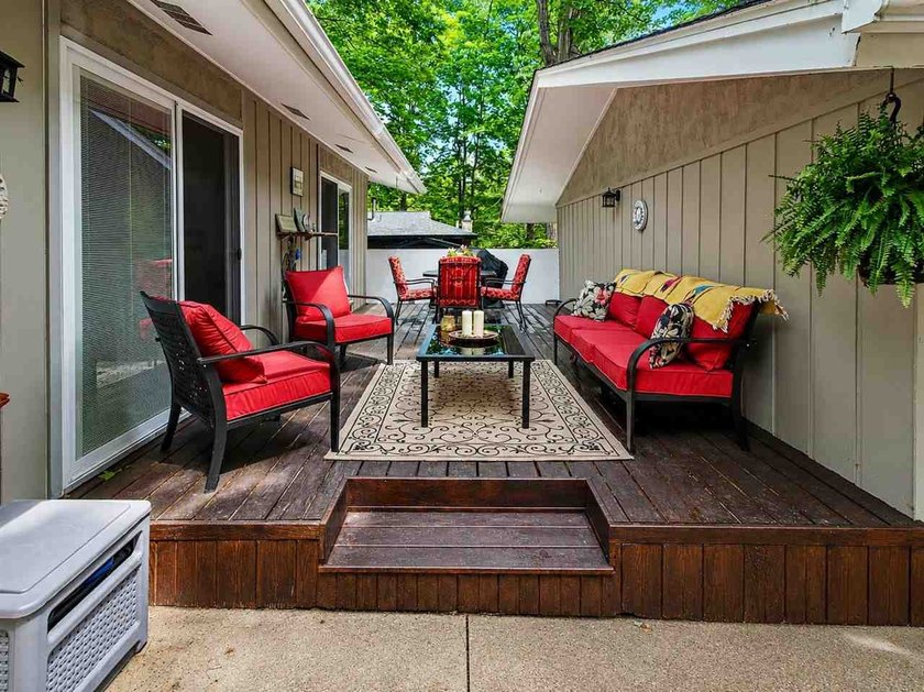 Open House Sunday July 5th from 2pm to 4pm. Welcome to Fern - photo 9