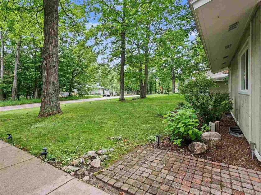 Open House Sunday July 5th from 2pm to 4pm. Welcome to Fern - photo 10