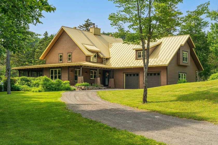 An exceptional address in the heart of the Laurentians. Spanning - photo 6