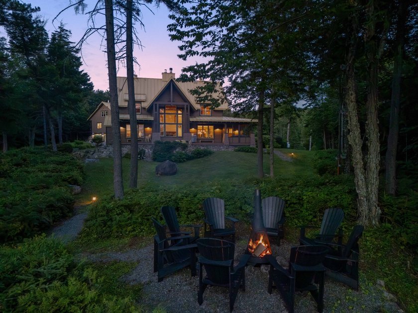 An exceptional address in the heart of the Laurentians. Spanning - photo 7