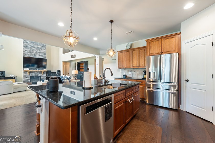 Welcome to 73 Palomino Drive, a spacious and versatile home - photo 21