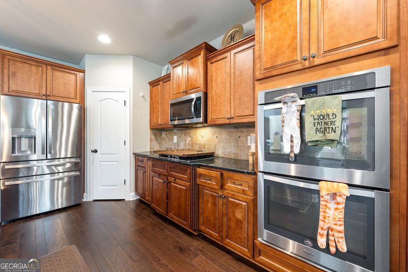 Welcome to 73 Palomino Drive, a spacious and versatile home - photo 22