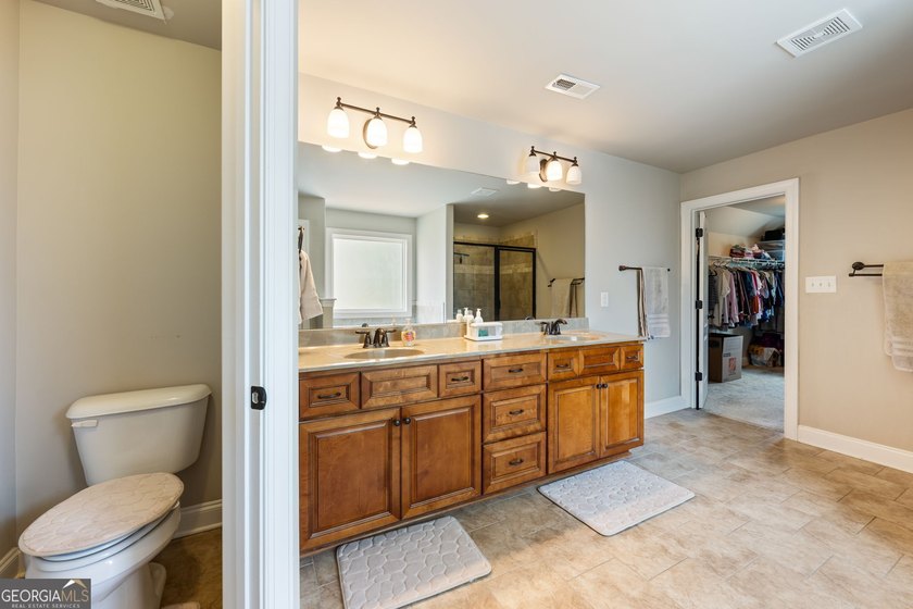 Welcome to 73 Palomino Drive, a spacious and versatile home - photo 37