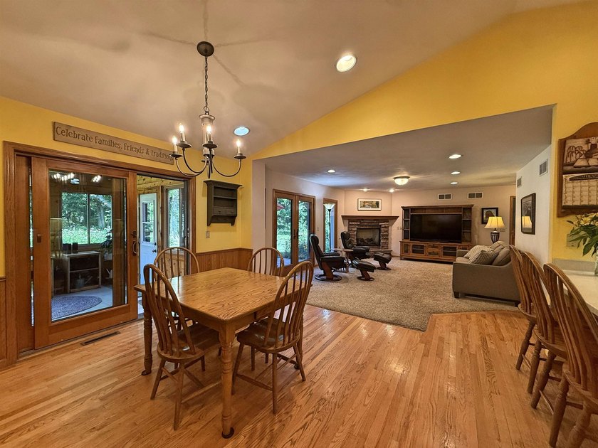 Beautiful rural 4 bedroom home! 2.38 wooded private acres not - photo 18