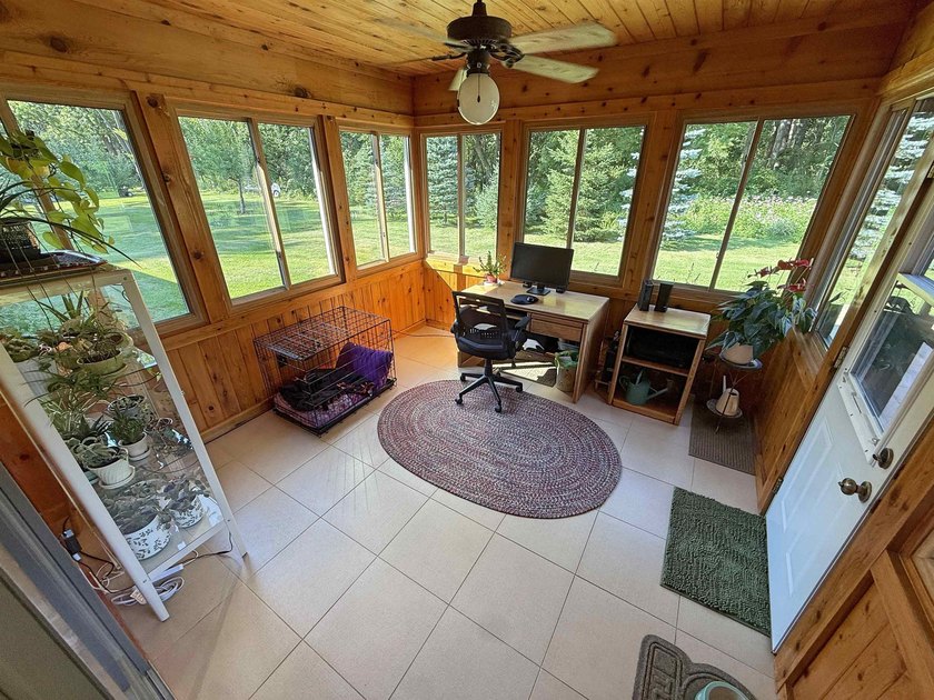 Beautiful rural 4 bedroom home! 2.38 wooded private acres not - photo 20