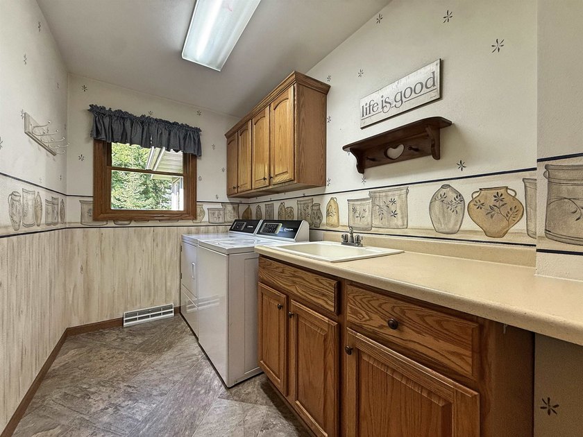 Beautiful rural 4 bedroom home! 2.38 wooded private acres not - photo 25