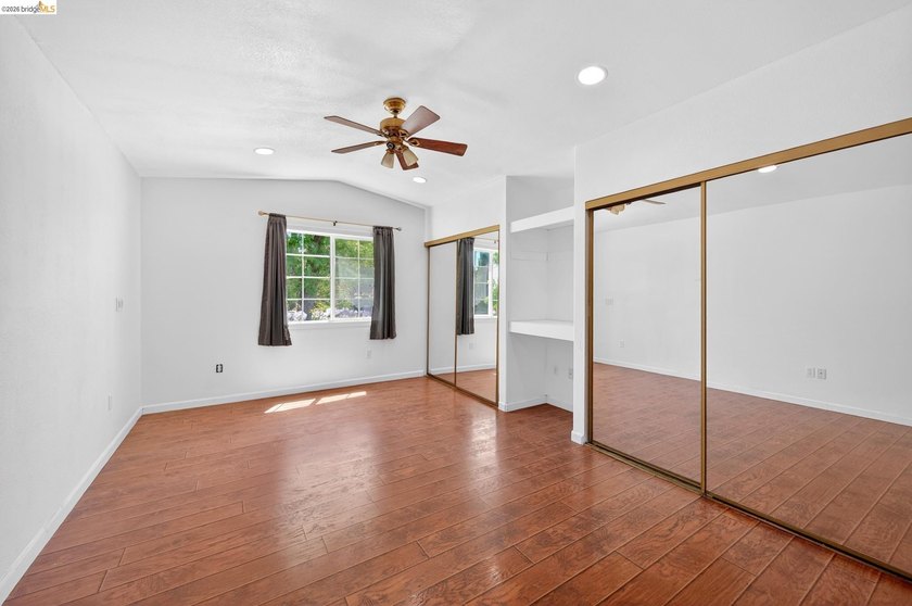 Welcome to 3 Bergwall Way, a lovingly maintained single-story - photo 27
