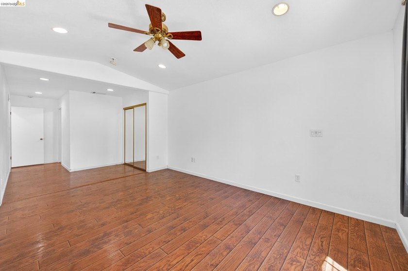 Welcome to 3 Bergwall Way, a lovingly maintained single-story - photo 29